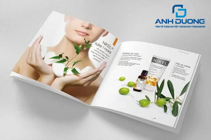 In Catalogue Tại Cầu Giấy: Quy Cách, File & Báo Giá 3 Kiểm tra giấy và đóng cuốn catalogue