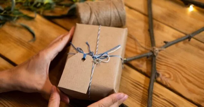 Cách gói hộp quà nhỏ bằng giấy A4