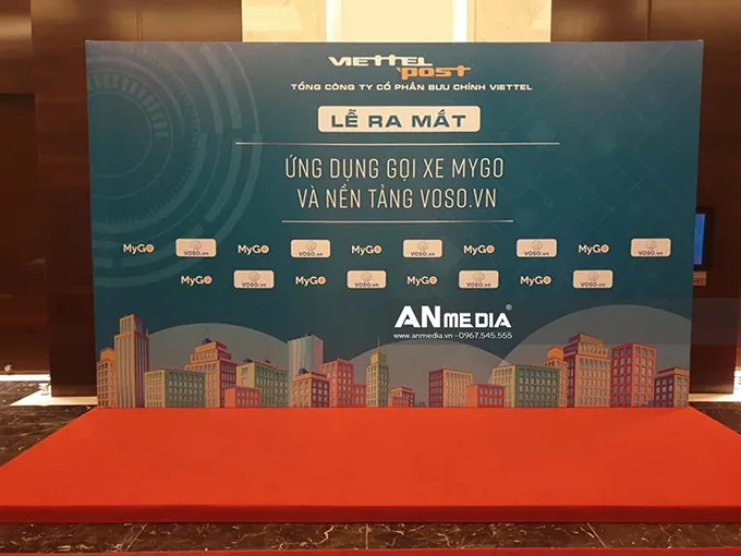 In Backdrop: Vật Liệu, Kích Thước File & Cách Đặt 1 Backdrop in cho khu vực sự kiện