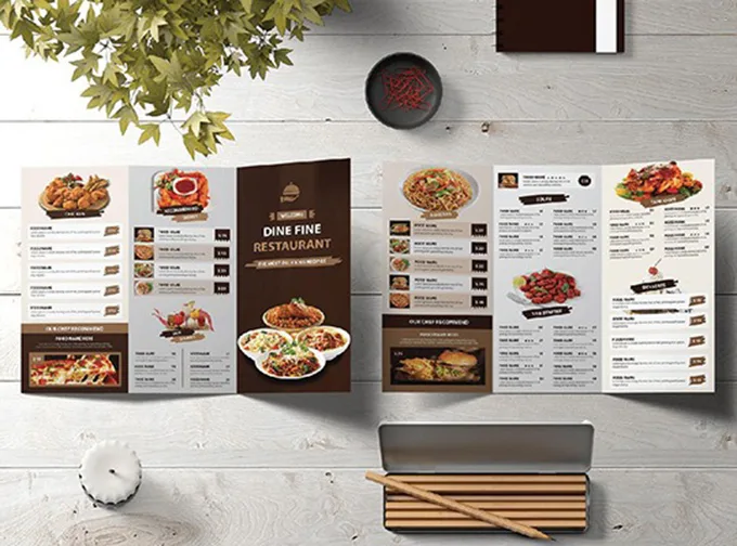 Mẫu menu nhà hàng dạng gấp với ảnh món ăn, nhóm món và cột giá